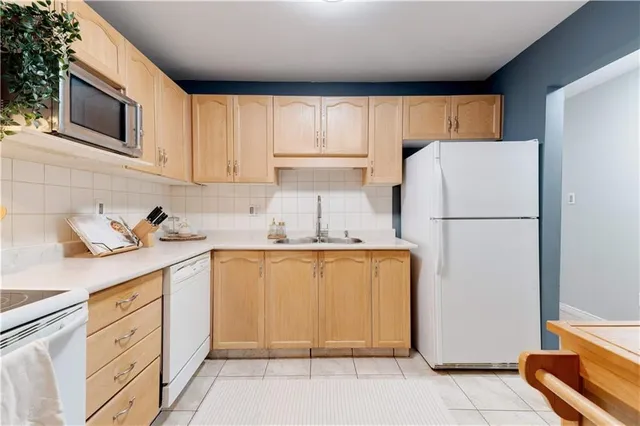 Additional property image - 386 HIGHLAND Rd Unit 31