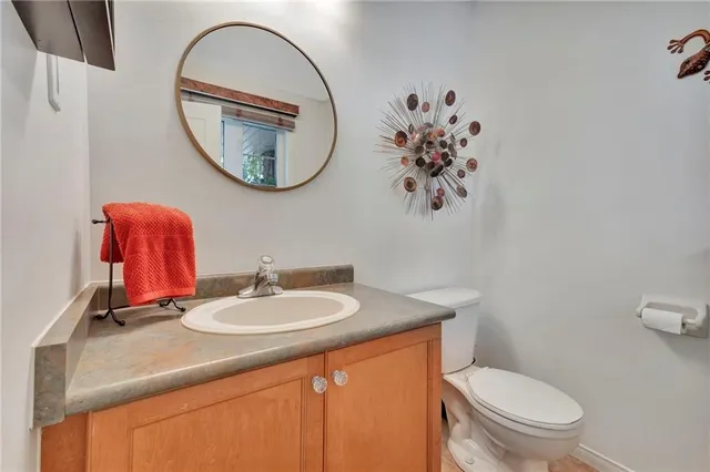 Additional property image - 30 MEADOWPOINT Dr