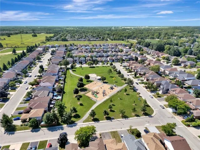 Additional property image - 30 MEADOWPOINT Dr