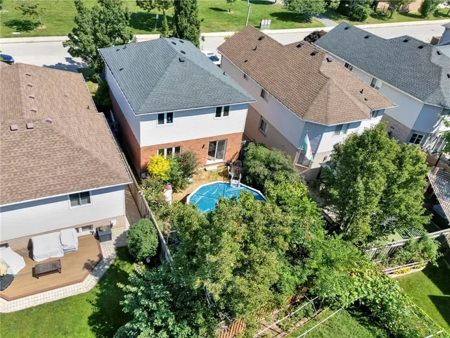 Additional property image - 30 MEADOWPOINT Dr