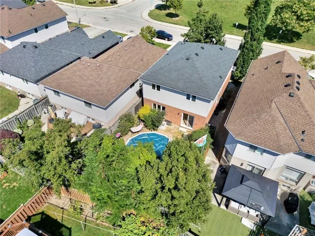 Additional property image - 30 MEADOWPOINT Dr