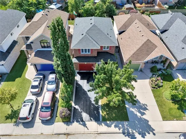 Additional property image - 30 MEADOWPOINT Dr