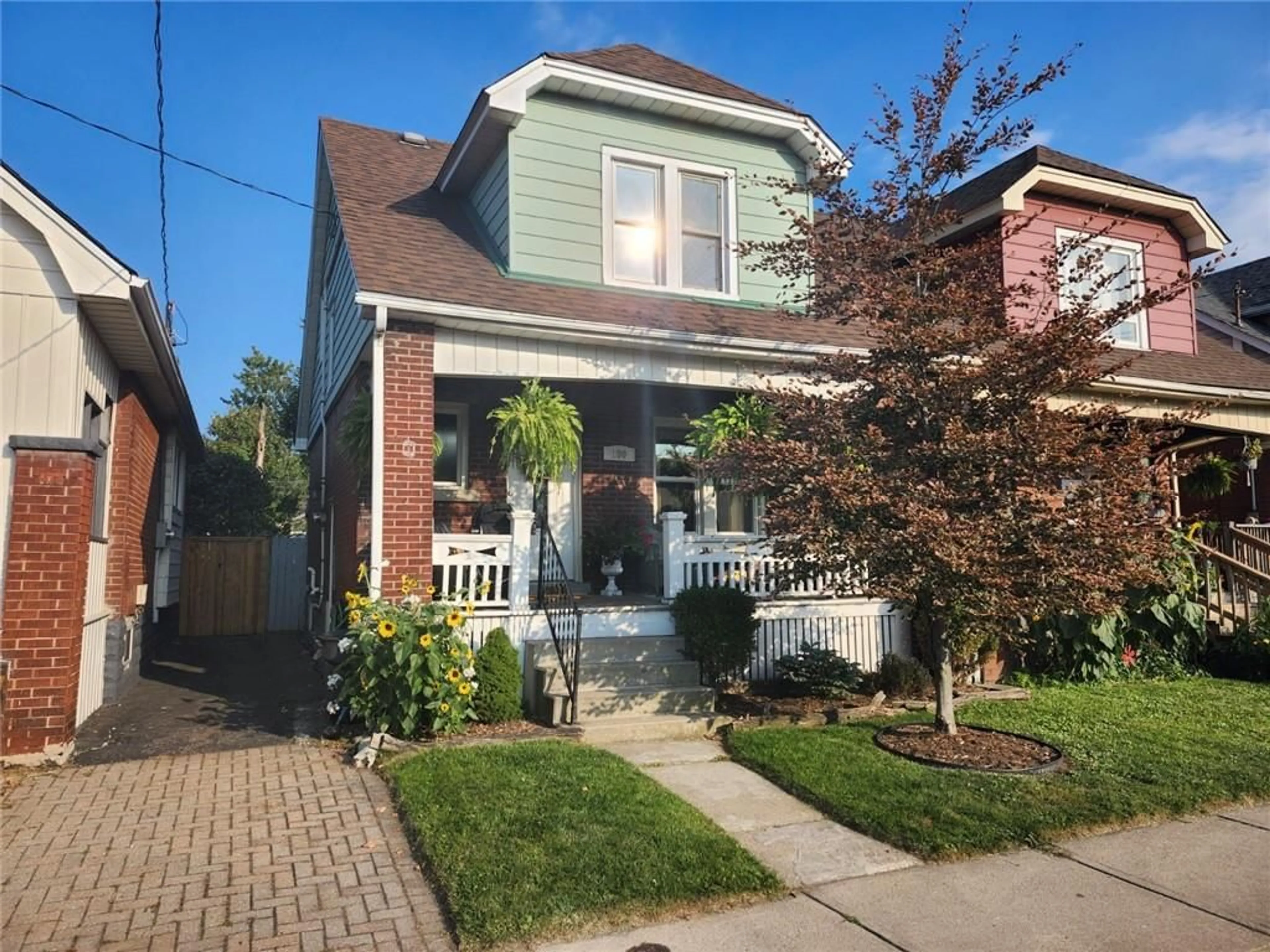 Frontside or backside of a home for 100 CROSTHWAITE Ave, Hamilton Ontario L8H 4V2