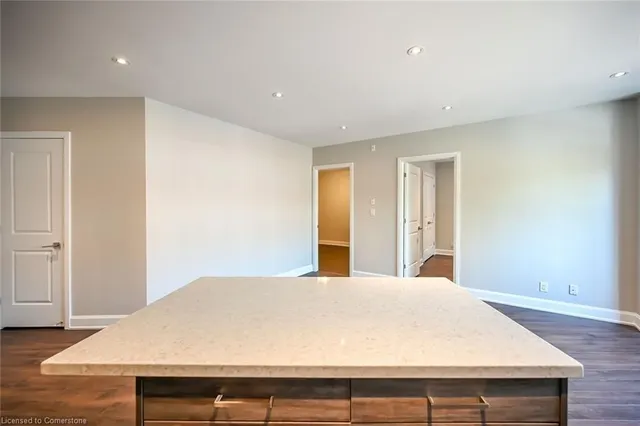 Additional property image - 2 KING St Unit 208