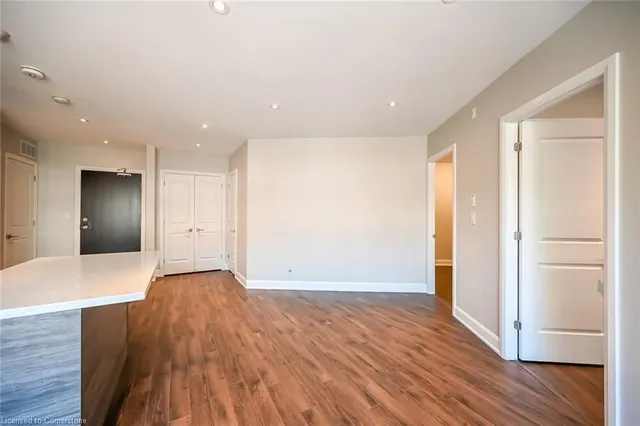 Additional property image - 2 KING St Unit 208