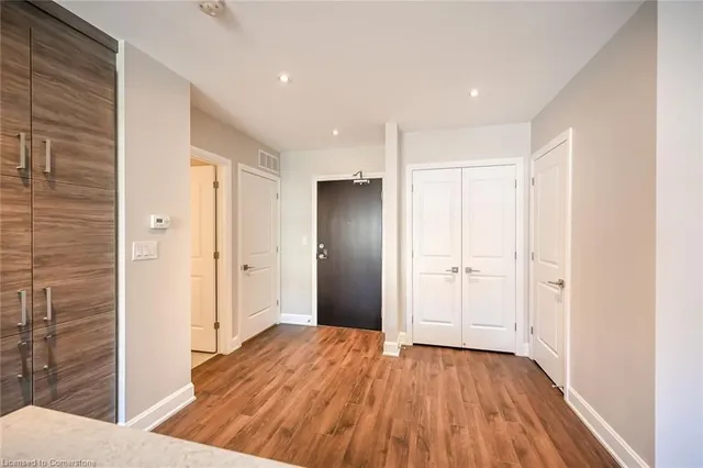 Additional property image - 2 KING St Unit 208