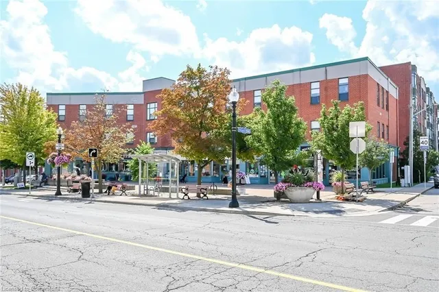 Additional property image - 2 KING St Unit 208