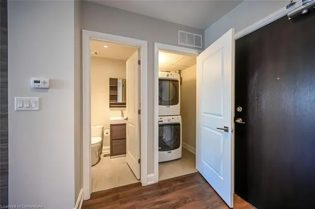 Additional property image - 2 KING St Unit 208