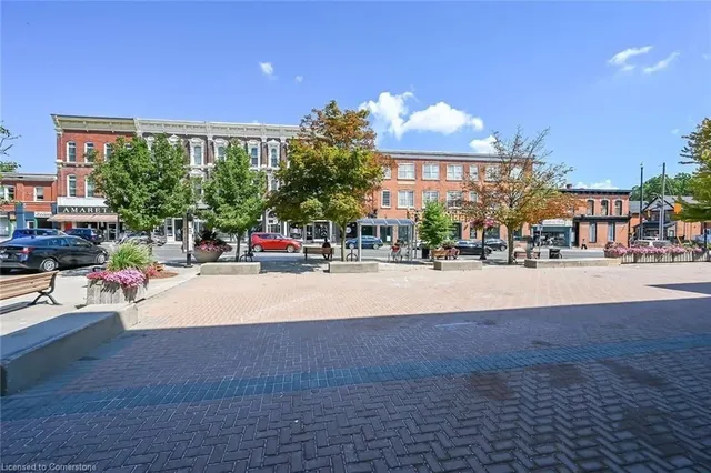 Additional property image - 2 KING St Unit 208