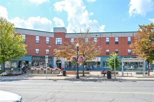Additional property image - 2 KING St Unit 208