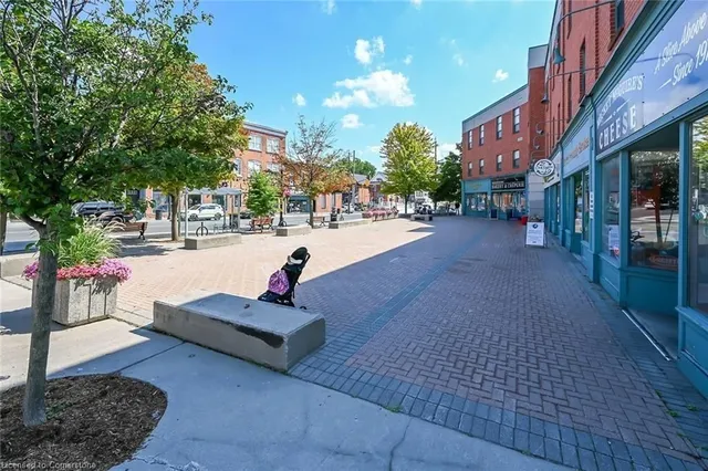 Additional property image - 2 KING St Unit 208