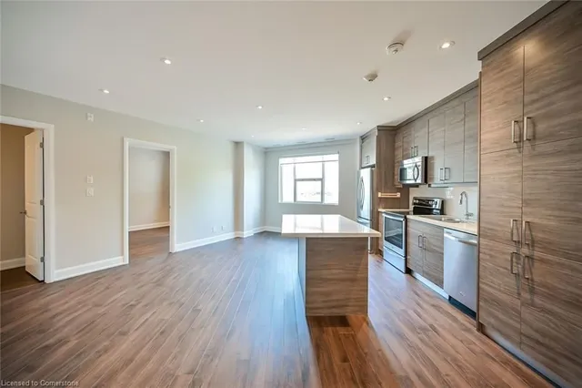 Additional property image - 2 KING St Unit 208