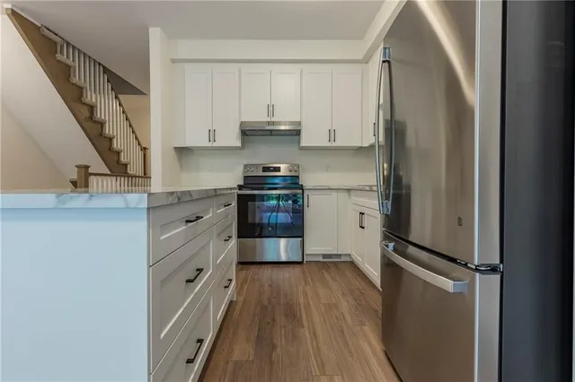 Additional property image - 100 BEDDOE Dr Unit 92