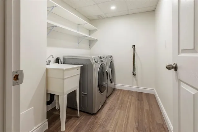 Additional property image - 100 BEDDOE Dr Unit 92