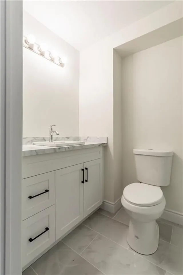 Additional property image - 100 BEDDOE Dr Unit 92