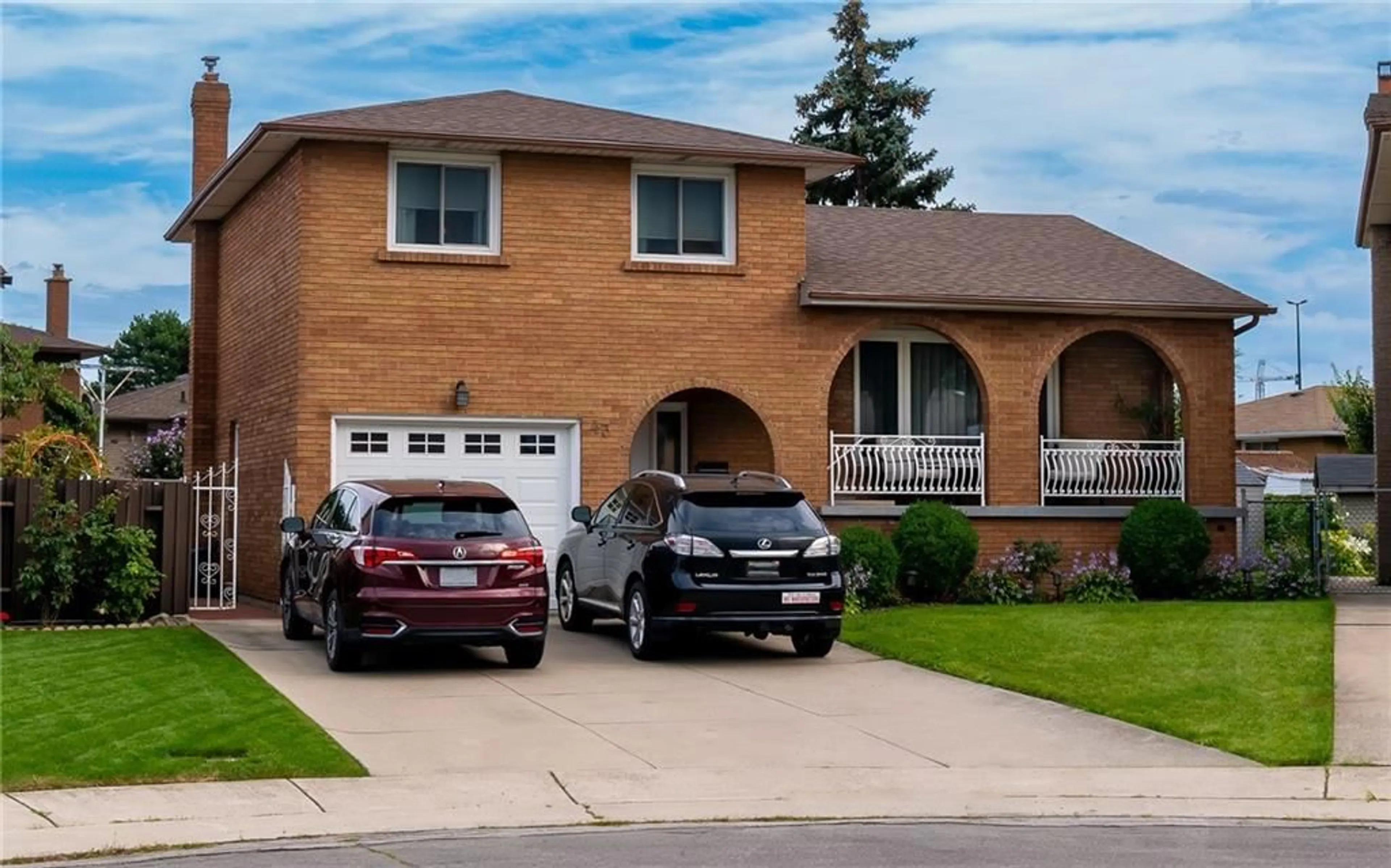 Frontside or backside of a home for 43 ADORN Crt, Hamilton Ontario L8E 3N2