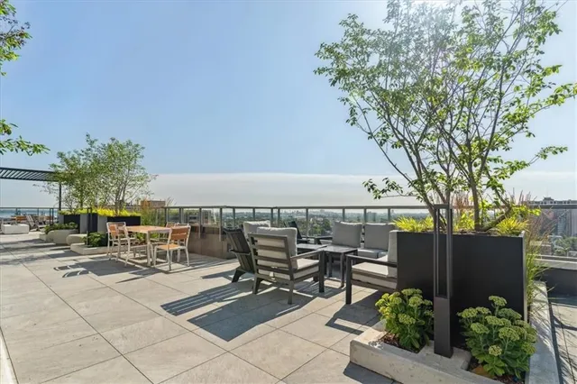 Additional property image - 212 KING WILLIAM St Unit 612