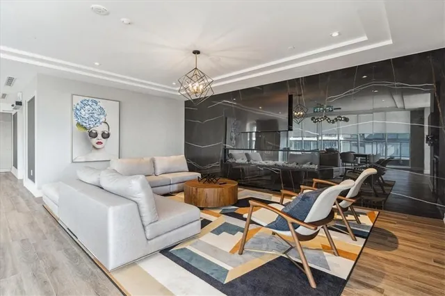 Additional property image - 212 KING WILLIAM St Unit 612