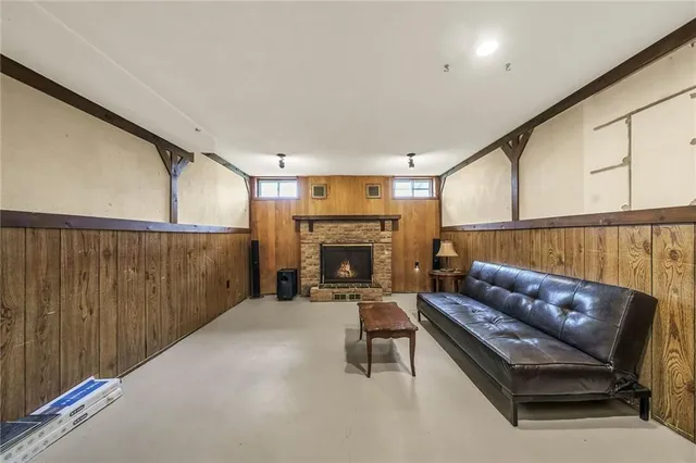 Additional property image - 50 GOLDEN ORCHARD Dr