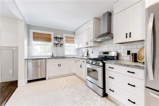 Additional property image - 248 PROVINCE St