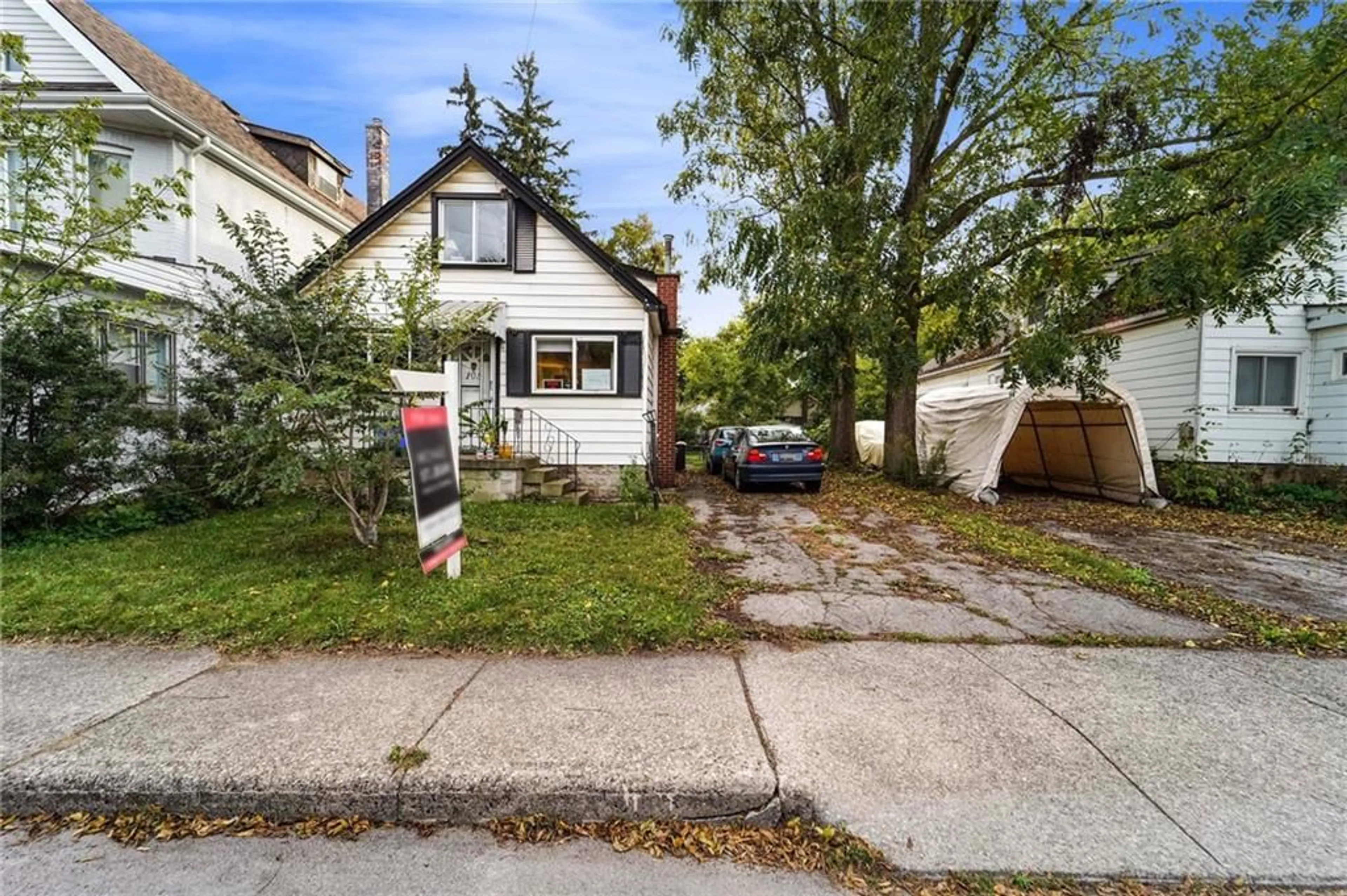 Frontside or backside of a home for 105 WARD Ave, Hamilton Ontario L8S 2E8