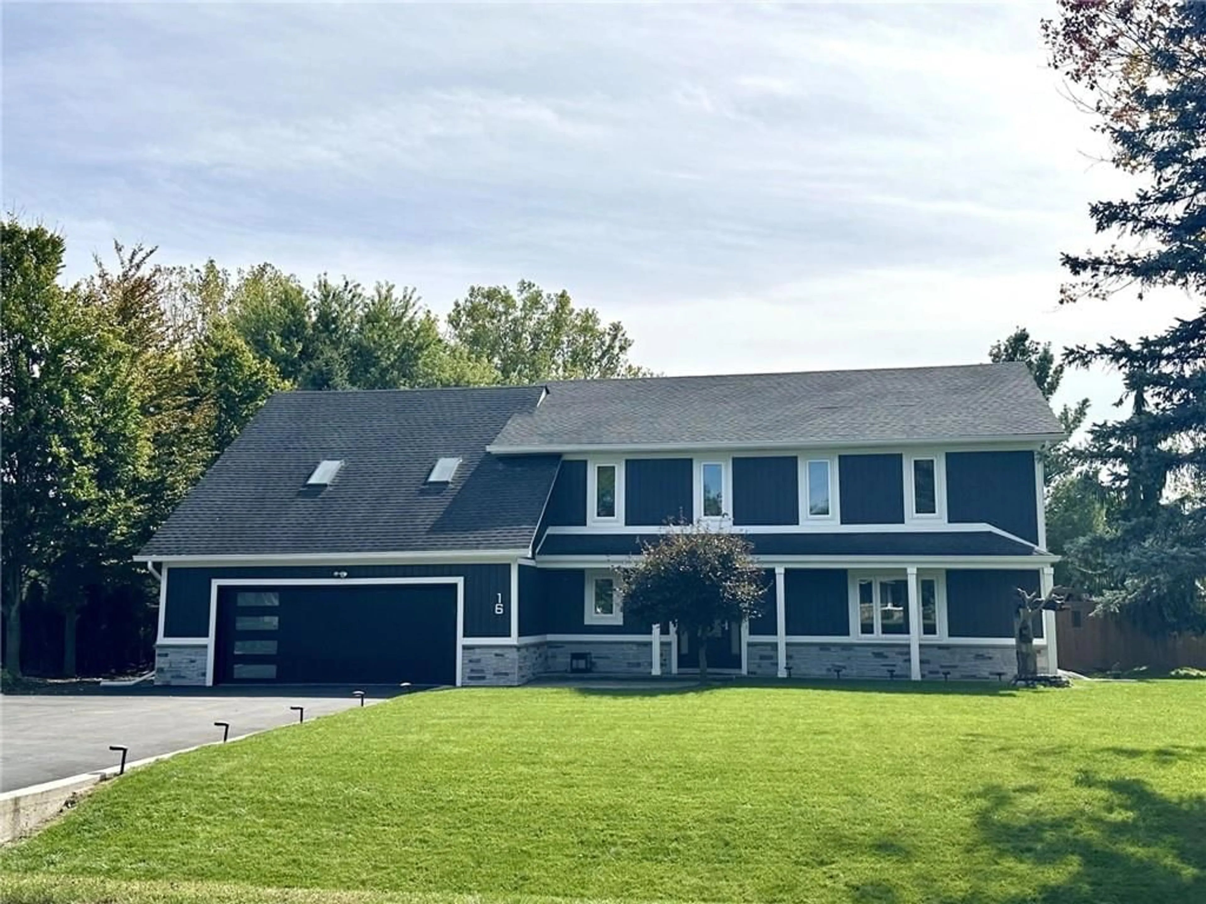 Frontside or backside of a home for 16 NOBLE KIRK Dr, Freelton Ontario L8B 0Z2