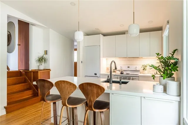 Additional property image - 135 WEST 34TH St
