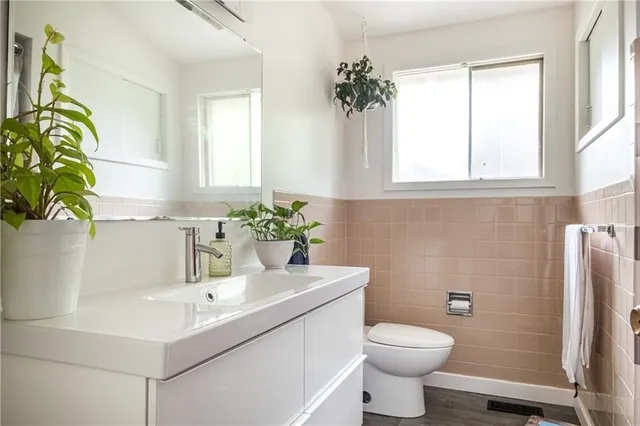 Additional property image - 135 WEST 34TH St