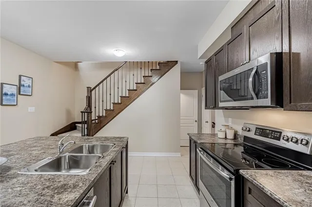 Additional property image - 46 HUGILL Way