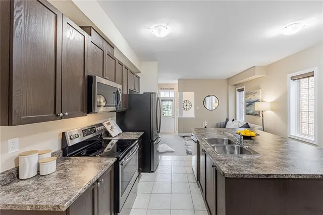 Additional property image - 46 HUGILL Way