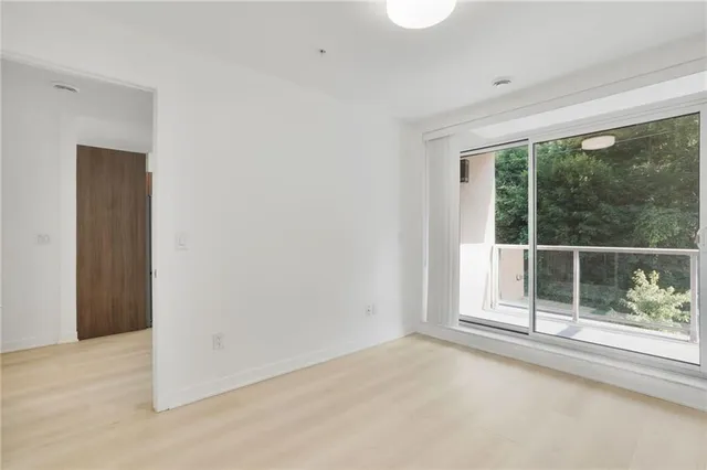 Additional property image - 467 CHARLTON Ave Unit 202