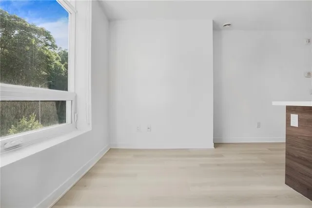 Additional property image - 467 CHARLTON Ave Unit 202