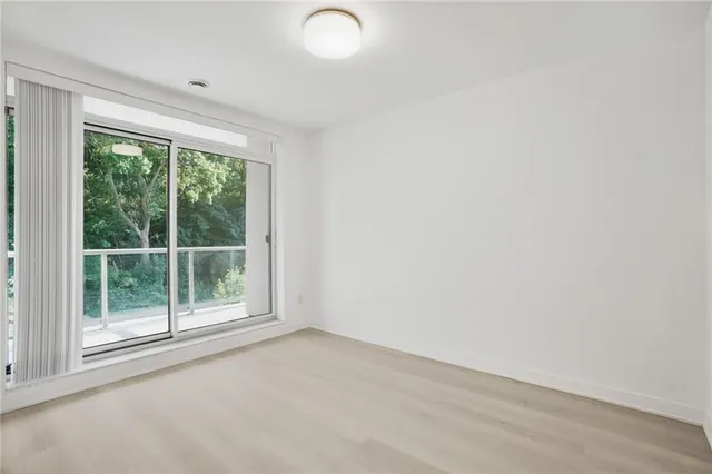 Additional property image - 467 CHARLTON Ave Unit 202