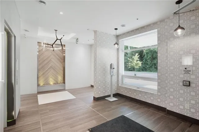 Additional property image - 467 CHARLTON Ave Unit 202