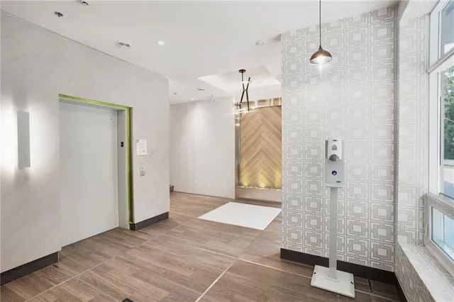 Additional property image - 467 CHARLTON Ave Unit 202