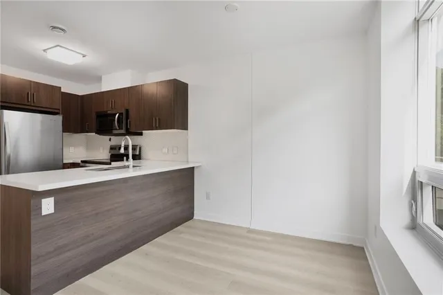 Additional property image - 467 CHARLTON Ave Unit 202