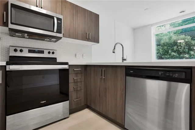 Additional property image - 467 CHARLTON Ave Unit 202
