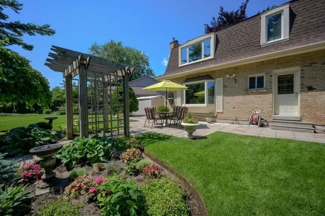Additional property image - 2262 BONNYLYN Crt