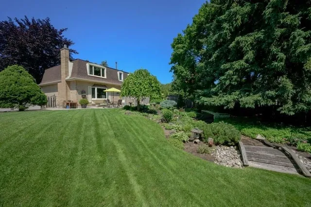 Additional property image - 2262 BONNYLYN Crt