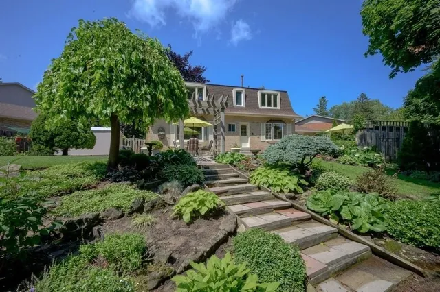 Additional property image - 2262 BONNYLYN Crt