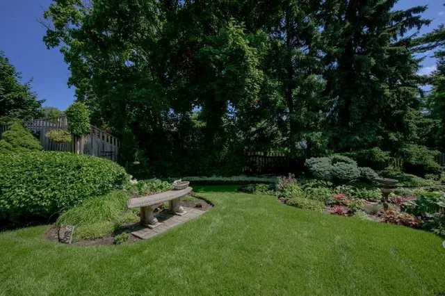 Additional property image - 2262 BONNYLYN Crt