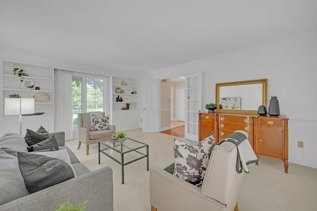 Additional property image - 2262 BONNYLYN Crt