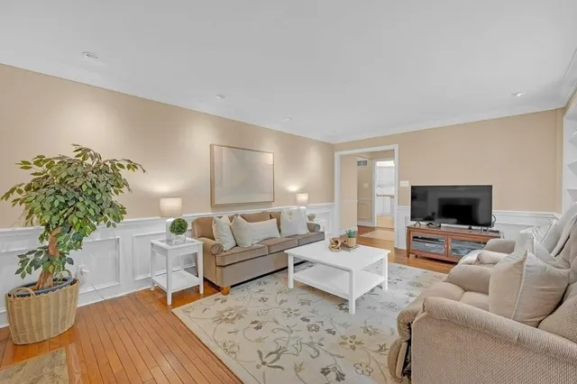 Additional property image - 2262 BONNYLYN Crt