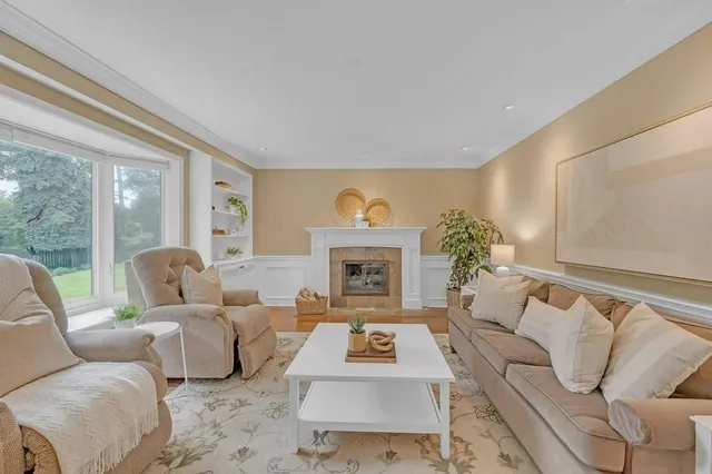 Additional property image - 2262 BONNYLYN Crt