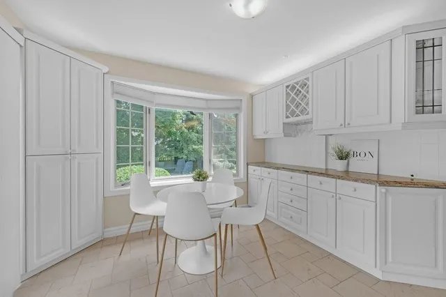 Additional property image - 2262 BONNYLYN Crt