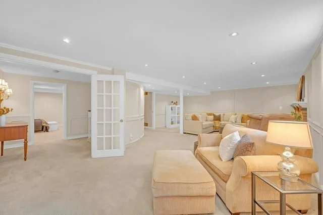 Additional property image - 2262 BONNYLYN Crt