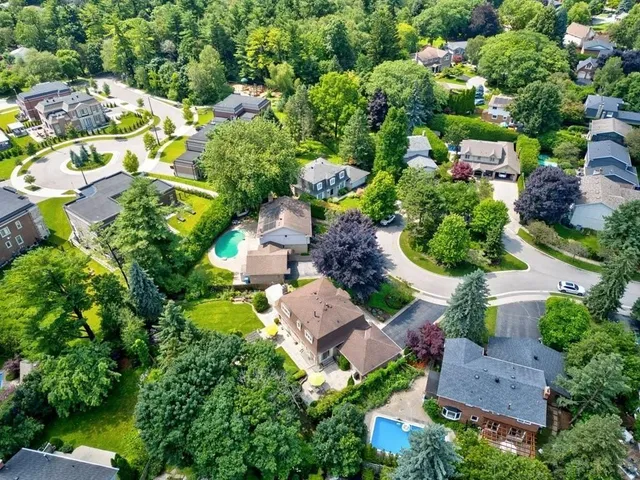 Additional property image - 2262 BONNYLYN Crt