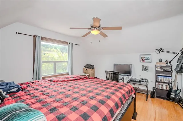 Additional property image - 1650 KING St