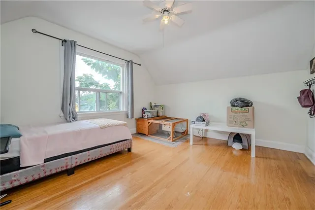 Additional property image - 1650 KING St