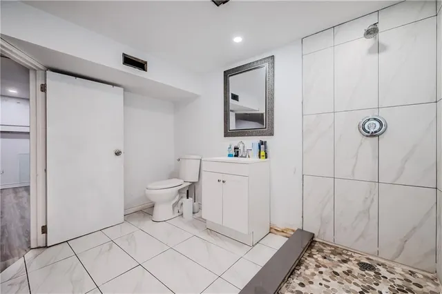 Additional property image - 1650 KING St